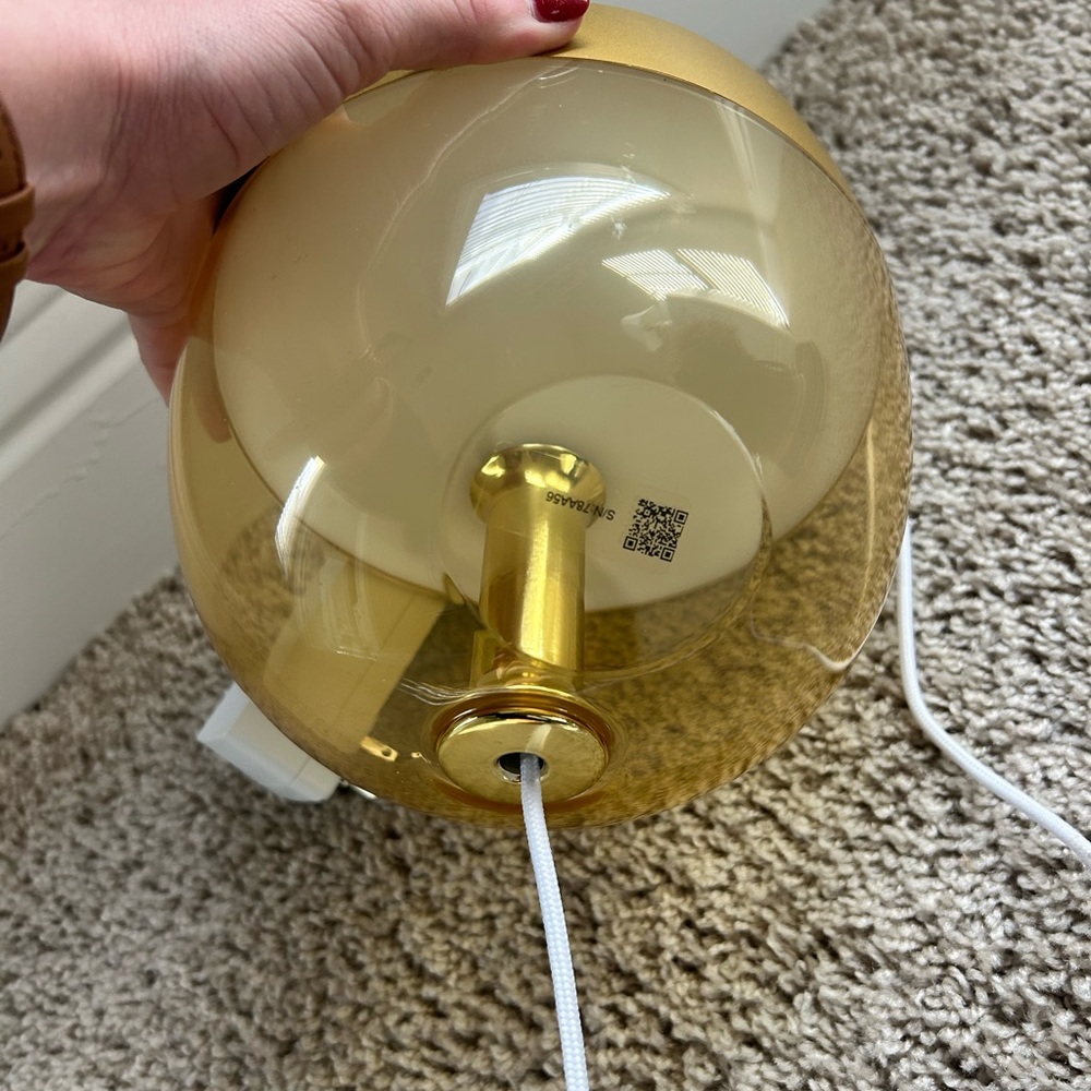 Philips Hue gold iris table lamp-LIKE NEW